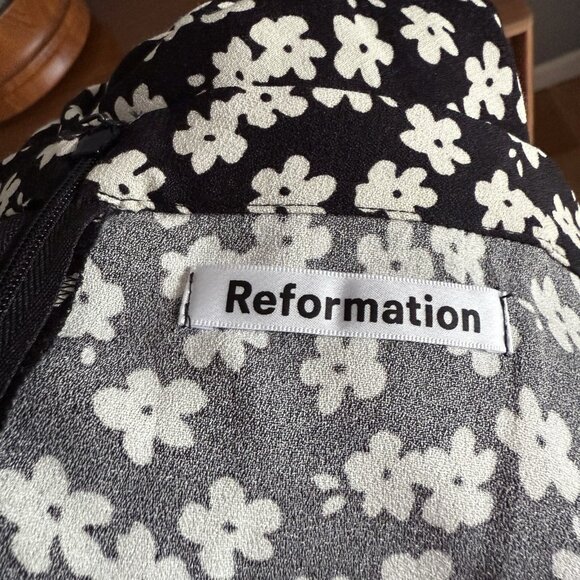 Reformation Bea Daisy Floral Print High-Waisted Midi Skirt Black White Size 0 - Picture 6 of 7